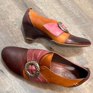 Spring Step L'Artiste Rennaisance Leather Buckle Wedge Kitten Heels Size EU 40